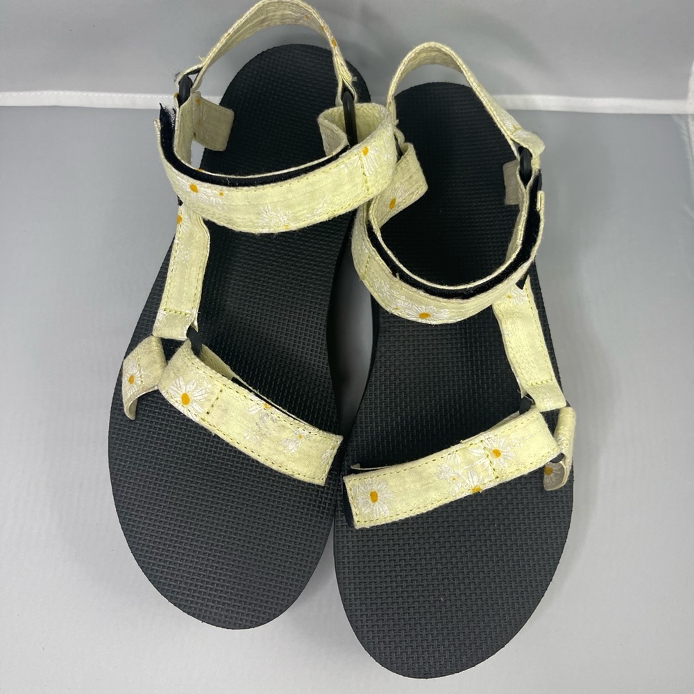 Teva White Daisy Floral Platform Sandal Size 10
